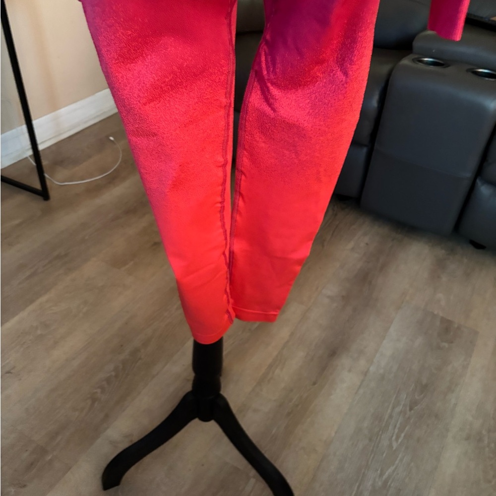 Gymshark Red Gradient Set - Picture 5 of 5